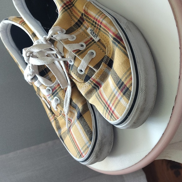 Vans - Picture 3 of 6